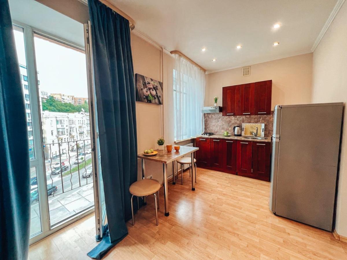 Apartment On Baseina Street Kiev Luaran gambar